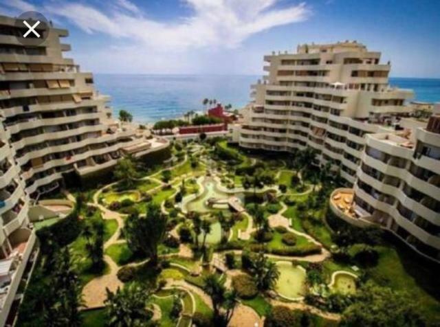 Benalbeach Jr Suite Málaga Exterior foto